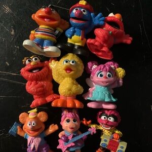 2010 Sesame Street Hasbro Figurines & Disney Muppets Figurines